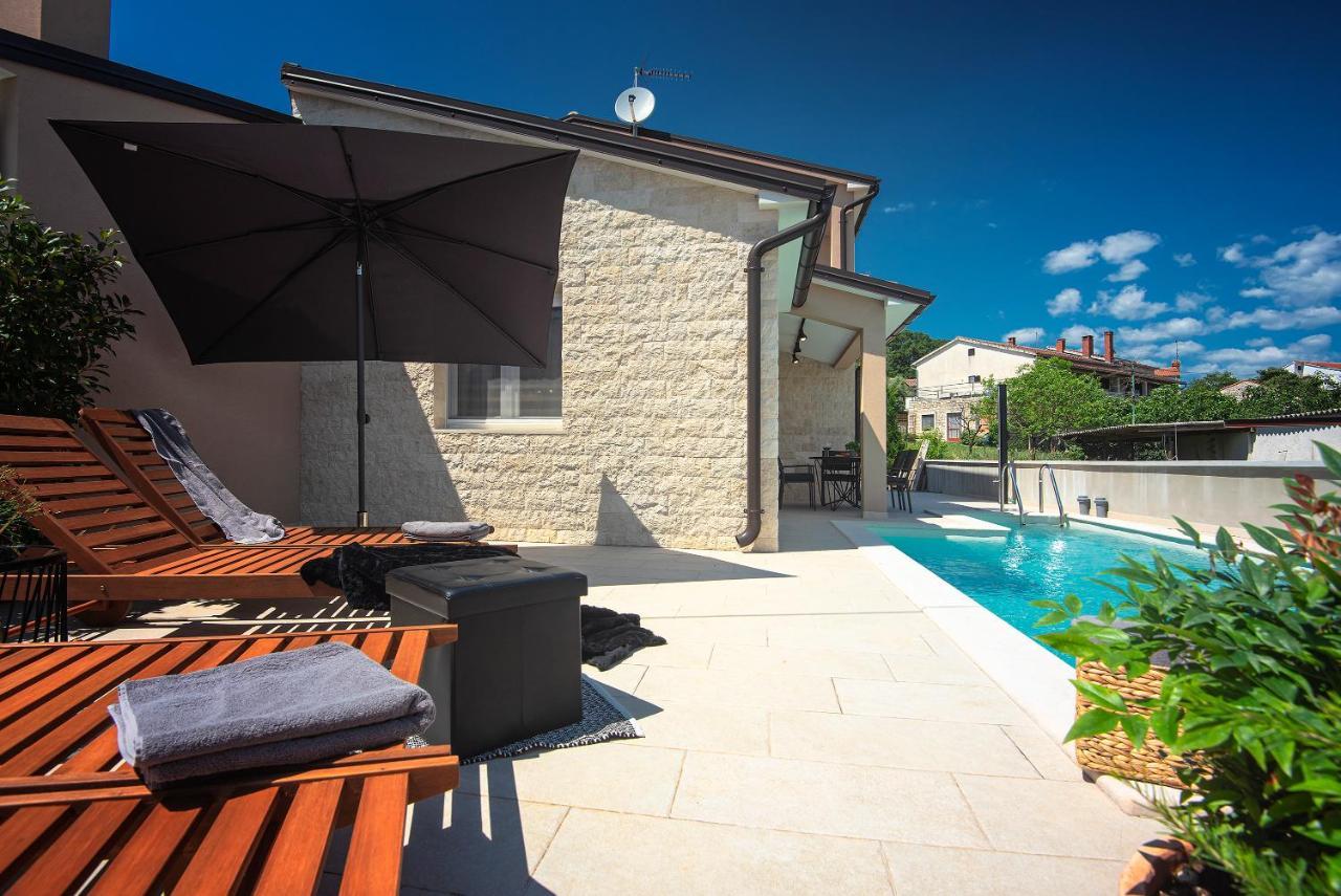 Vila Una With Private Pool Near Rovinj - Open 2022 روفينجسكو سيلو المظهر الخارجي الصورة