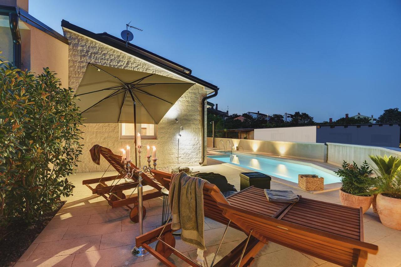 Vila Una With Private Pool Near Rovinj - Open 2022 روفينجسكو سيلو المظهر الخارجي الصورة