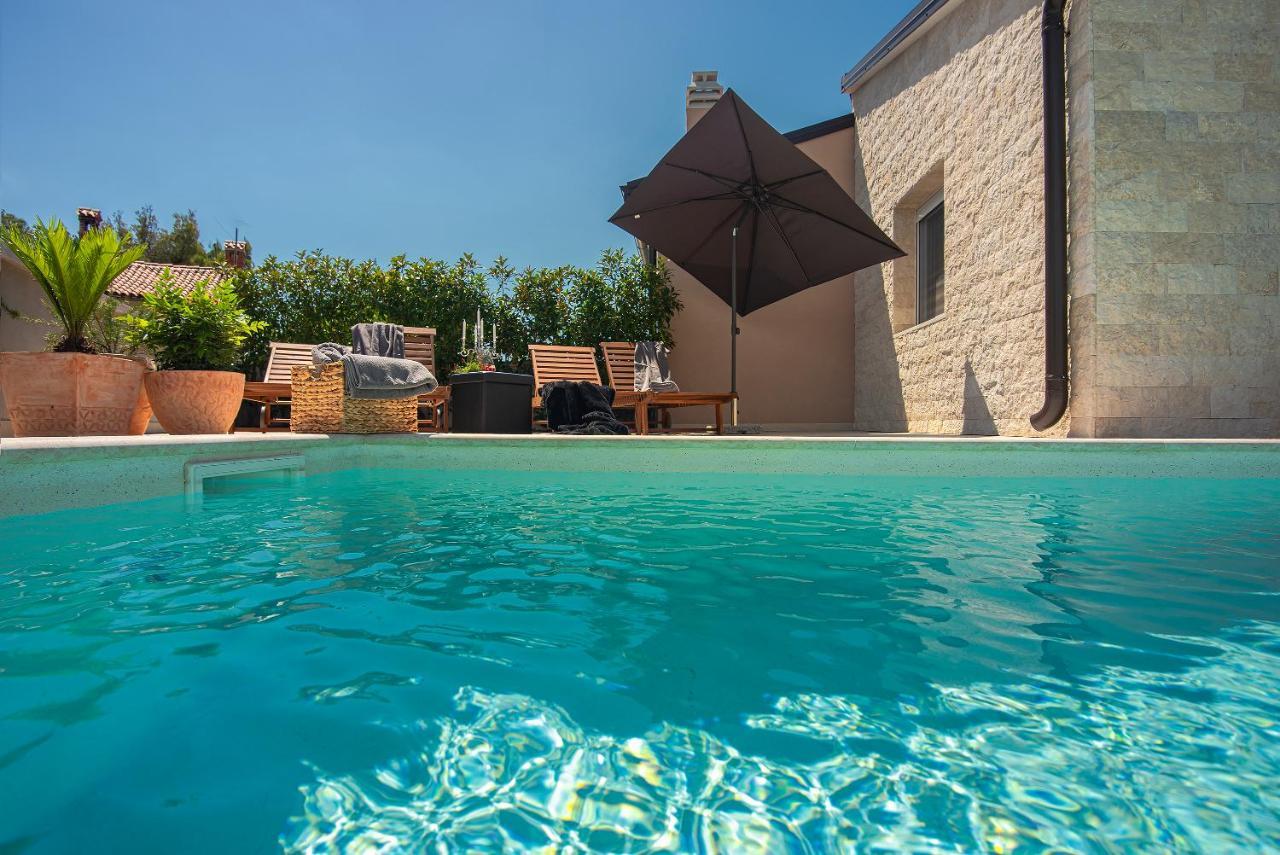 Vila Una With Private Pool Near Rovinj - Open 2022 روفينجسكو سيلو المظهر الخارجي الصورة