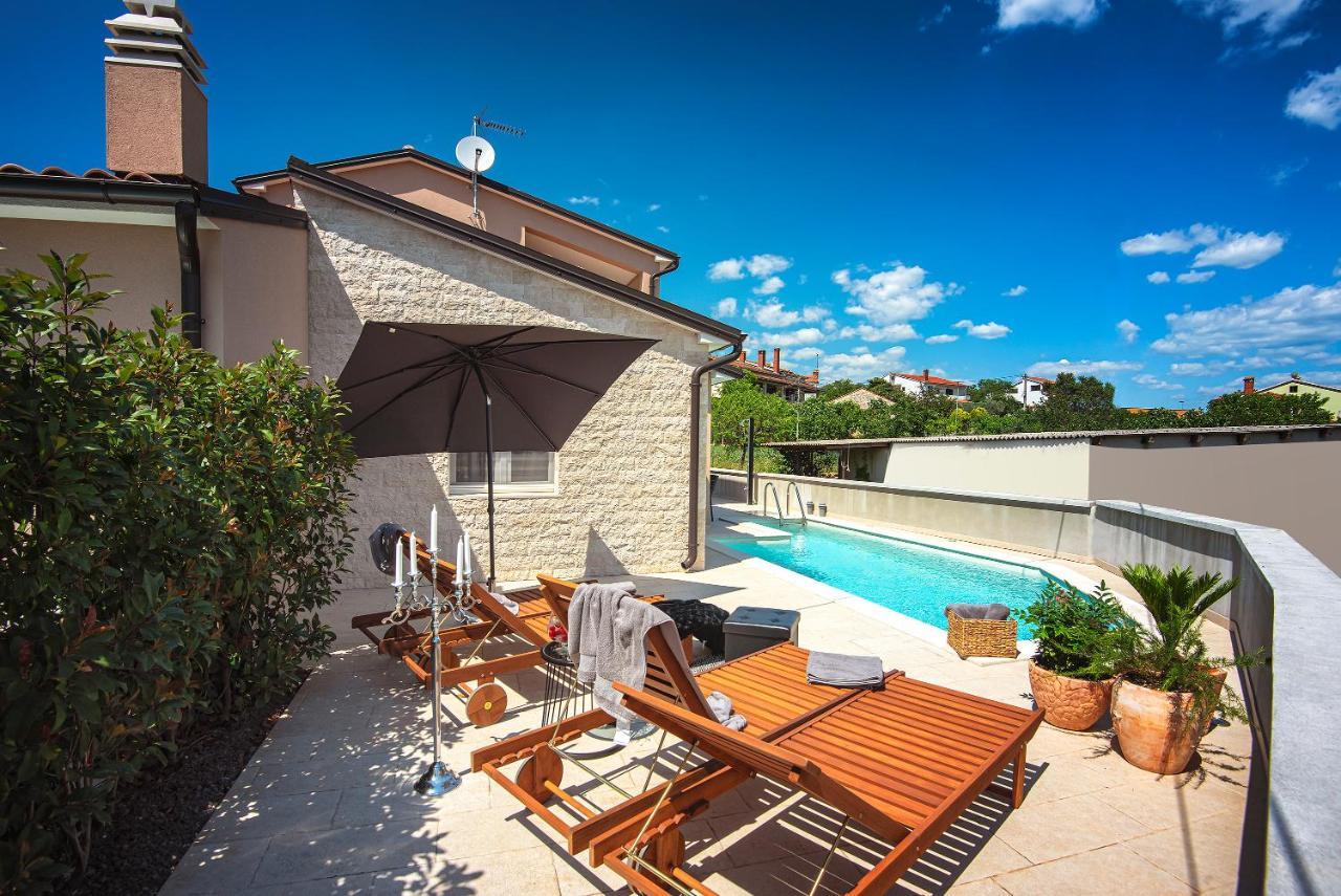 Vila Una With Private Pool Near Rovinj - Open 2022 روفينجسكو سيلو المظهر الخارجي الصورة