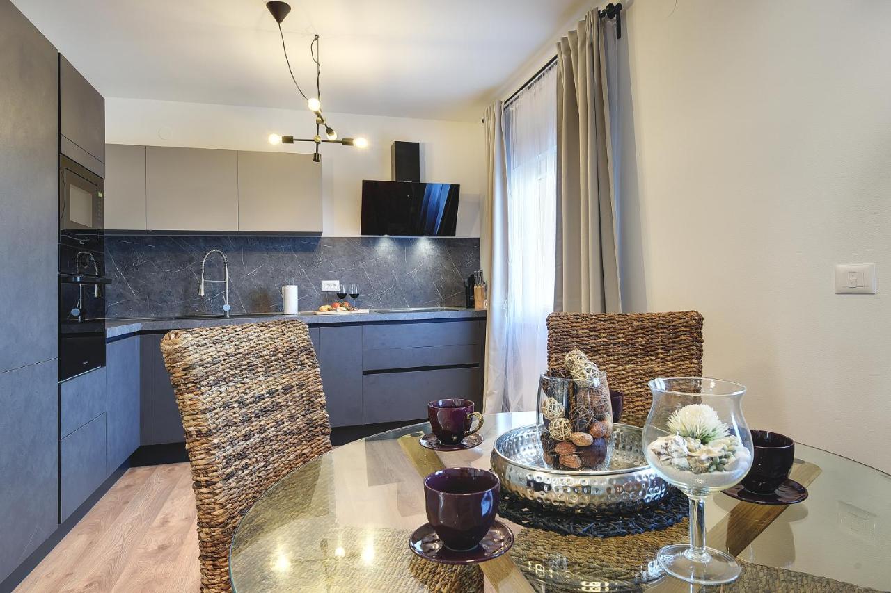 Vila Una With Private Pool Near Rovinj - Open 2022 روفينجسكو سيلو المظهر الخارجي الصورة